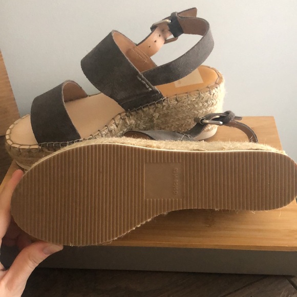 Never worn! Just never got around to wearing them and I’m moving/down sizing. - Picture 2 of 3